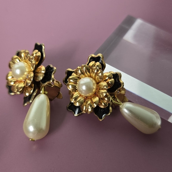 Elegant Gold and Black Enamel Floral Pearl Drop Clip Earrings - Picture 6 of 16